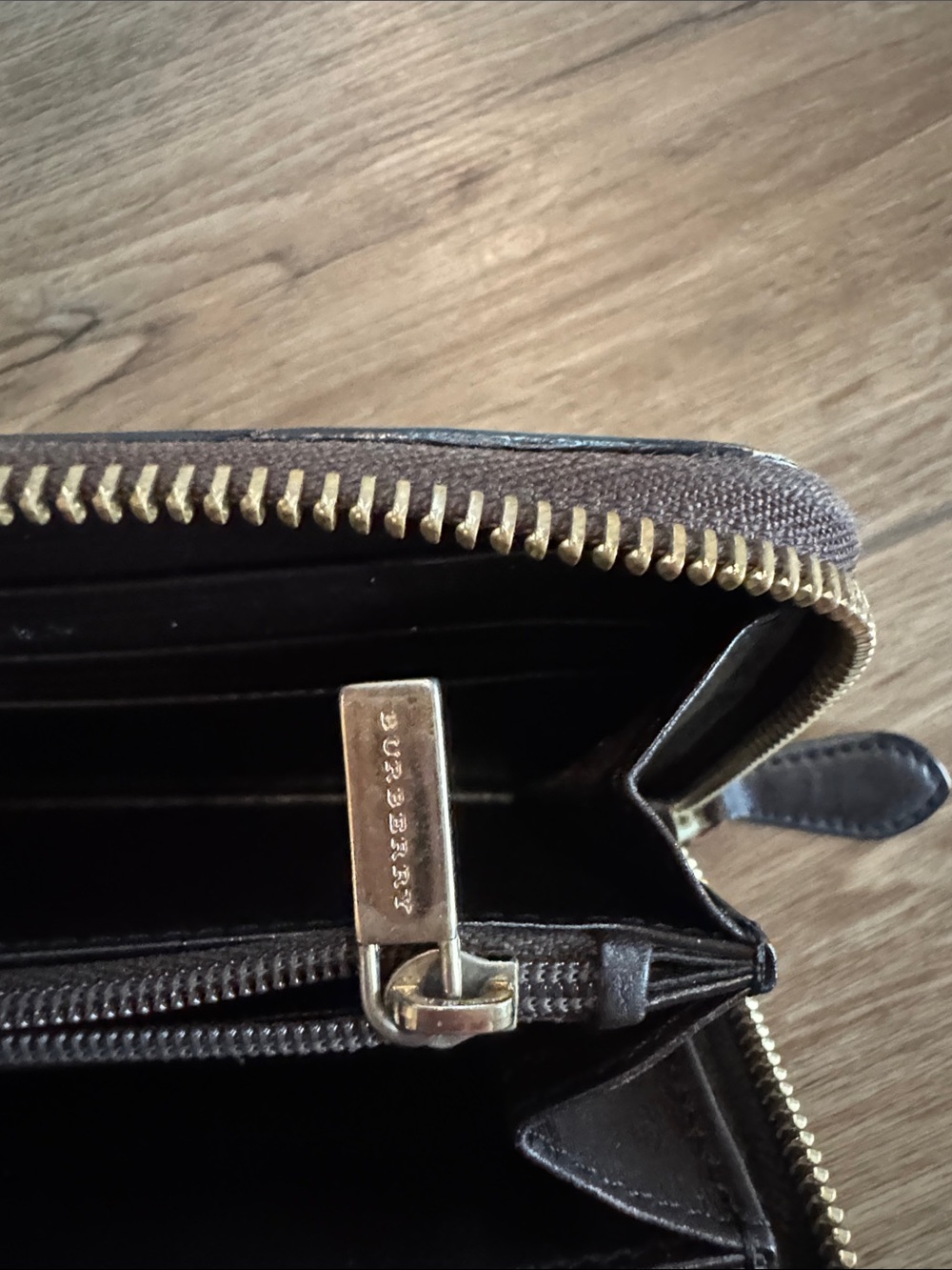 Burberry Tan Plaid Wallet with Black and Red Accents - Picture 4 of 5